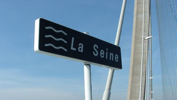 Panneau «Seine» au pont de Normandie, près de l'embouchure - Sputnik Afrique