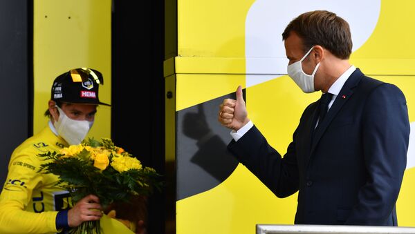 Macron en visite sur le Tour de France - Sputnik Afrique
