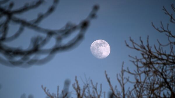 Lune au-dessus de Moscou (photo d'archives) - Sputnik Afrique