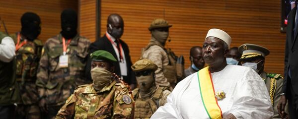 Le Président, Bah Ndaw (à droite), et le vice-Président, le colonel Assimi Goïta (à gauche), de la transition du Mali - Sputnik Afrique