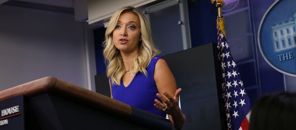La porte-parole de la Maison-Blanche Kayleigh McEnany  - Sputnik Afrique