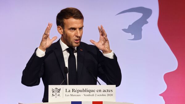 Emmanuel Macron aux Mureaux pour présenter se stratégie de la lutte contre l'islamisme  - Sputnik Afrique