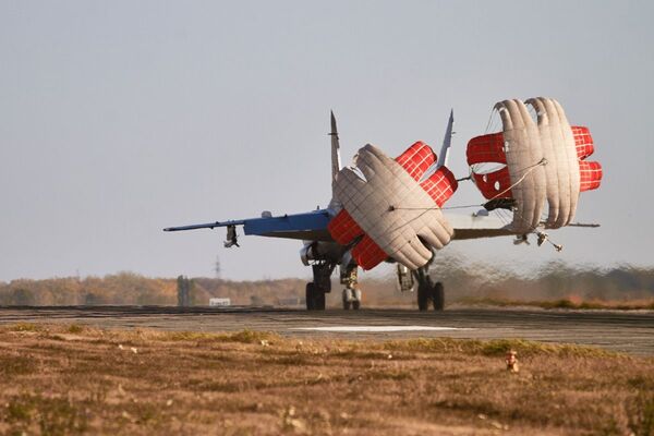 Les exercices tactiques de vol des chausseurs de la région militaire occidentale dans la région de Voronej

 - Sputnik Afrique