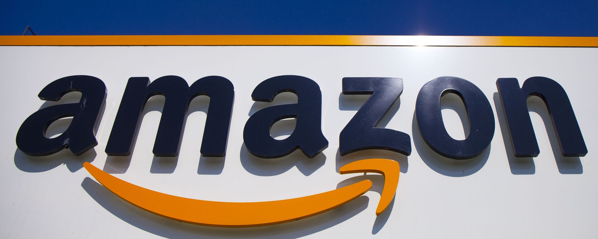 This Monday, July 8, 2019 file photo shows the Amazon Fulfillment warehouse in Shakopee, Minn. Amazon is on the hunt for workers - Sputnik Afrique, 1920, 07.05.2021