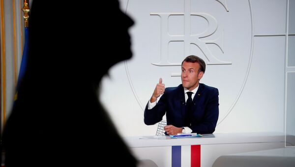 Emmanuel Macron lors de son interview à TF1 et France 2, 14 octobre 2020 - Sputnik Afrique