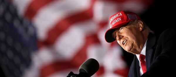 Donald Trump lors d'un meeting de campagne à Janesville, dans le Wisconsin, 17 octobre 2020 - Sputnik Afrique