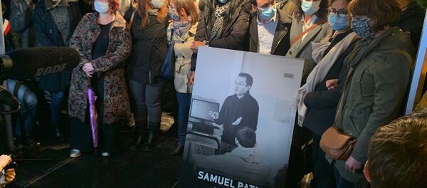 Marche blanche en hommage au professeur Samuel Paty à Conflan - Sputnik Afrique