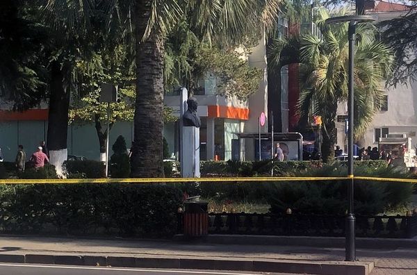 Prise d’otages armée dans une banque en Géorgie: l'assaillant ferait route vers l'Abkhazie avec trois captifs  - Sputnik Afrique