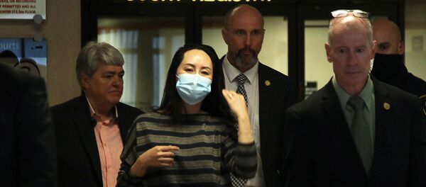 Meng Wanzhou quitte la Cour suprême après son audition devant un juge, le 30 septembre 2020 à Vancouver, Canada - Sputnik Afrique