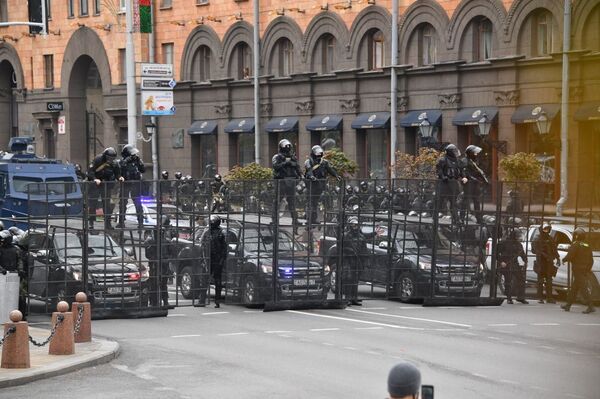«Marche de l’ultimatum populaire» au centre de Minsk: interpellations et usage de «moyens spéciaux» - vidéo - Sputnik Afrique