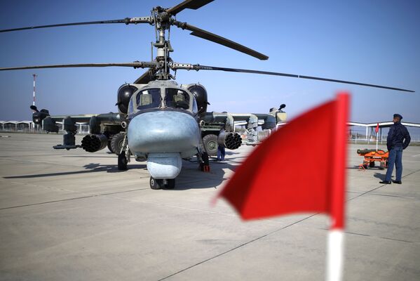 Vols d'entraînement d'hélicoptères en Russie, dans la région de Krasnodar

 - Sputnik Afrique