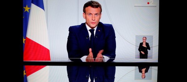 Emmanuel Macron annonce la réintroduction du confinement en France métropolitaine. le 28 octobre 2020 - Sputnik Afrique