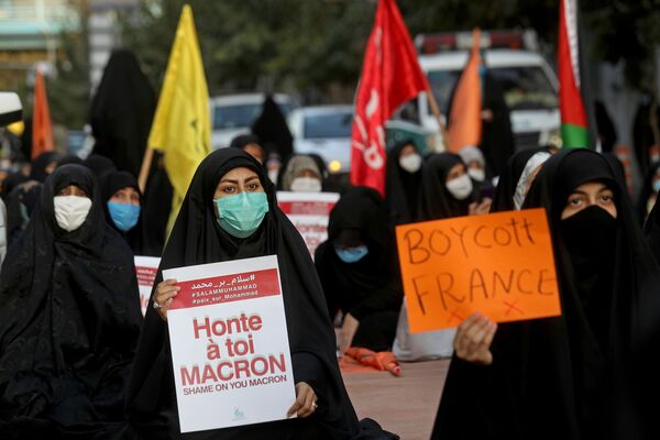Protestations devant l’ambassade de France à Téhéran après les propos de Macron sur l’islam

 - Sputnik Afrique