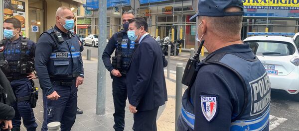 Christian Estrosi devant le lieu de l'attentat à Nice, le 29 octobre 2020 - Sputnik Afrique