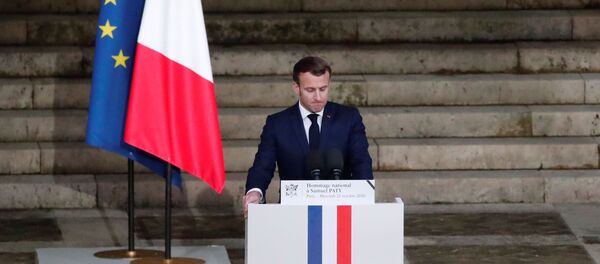 Emmanuel Macron tient un discours d'hommage à Samuel Paty, le 21 octobre 2020 - Sputnik Afrique