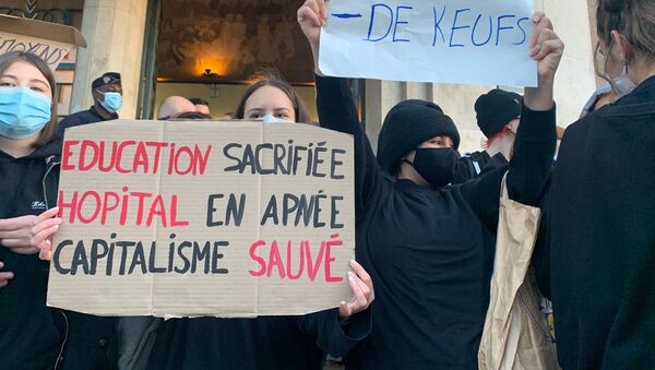 Le lycée Hélène Boucher de Paris bloqué par des élèves dénonçant l’absence de protocole sanitaire contre le COVID-19 - Sputnik Afrique