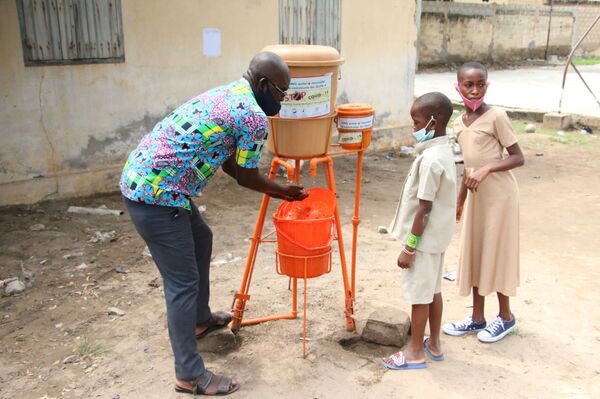 Togo sous le Covid: les élèves retournent à l’école, guettés par l’épidémie - photos - Sputnik Afrique