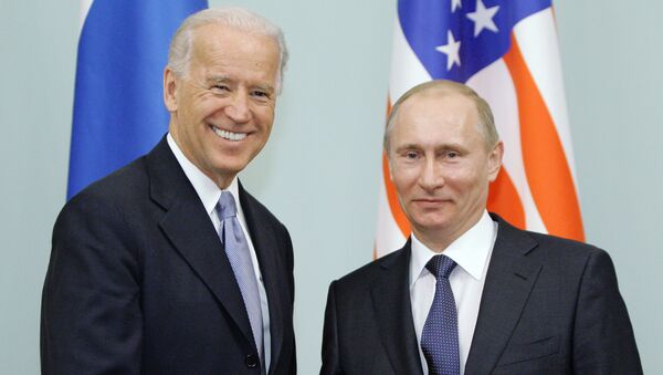 Rencontre de Vladimir Poutine avec Joe Biden à Moscou, le 10 mars 2011 - Sputnik Afrique