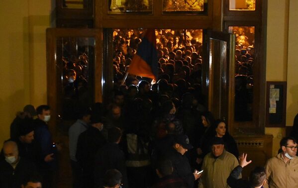 Haut-Karabakh: l’Assemblée nationale d’Arménie envahie par des contestataires

 - Sputnik Afrique