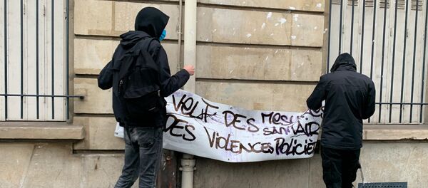Grévistes devant le lycée Colbert, Paris, le 10 novembre - Sputnik Afrique