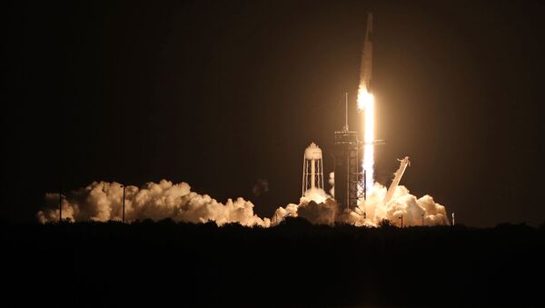 Lancement de la fusée Falcon 9 avec le vaisseau Crew Dragon

 - Sputnik Afrique