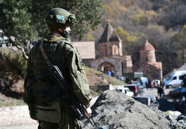 Situation dans le Haut-Karabakh après le déploiement des soldats de la paix russes 

 - Sputnik Afrique