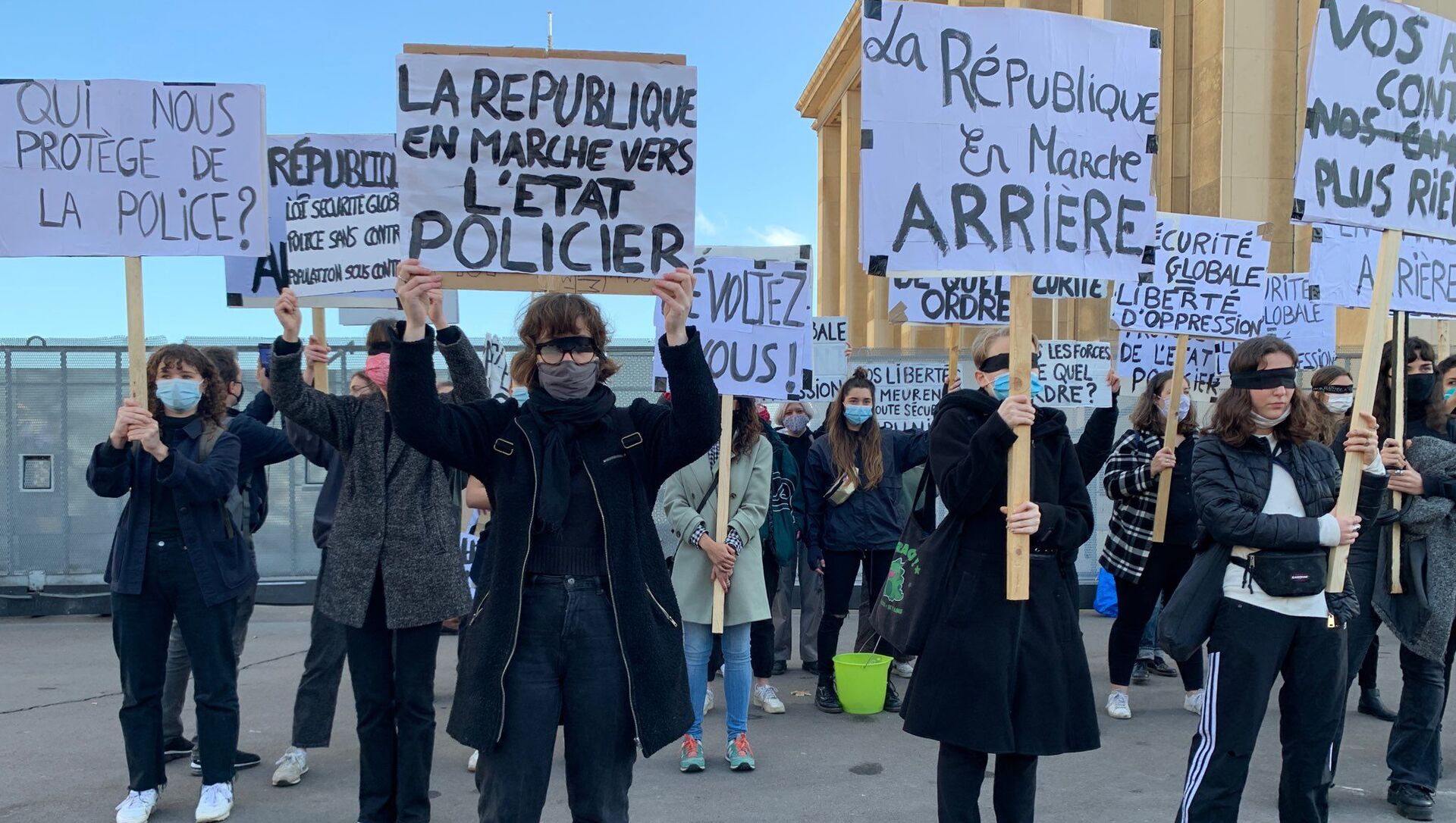 Manifestation contre la loi «sécurité globale» à Paris, 21 novembre 2020 - Sputnik Afrique, 1920, 16.03.2021