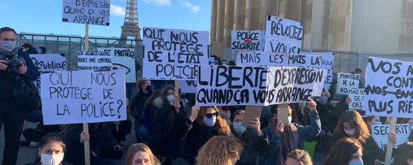 Manifestation contre la loi «sécurité globale» à Paris, 21 novembre 2020 - Sputnik Afrique