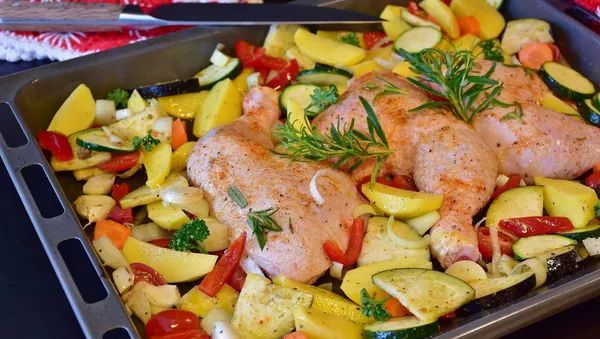 Un plat de poulet - Sputnik Afrique