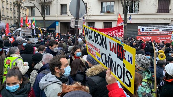 Une manifestation contre la loi Sécurité Globale à Paris, 5 décembre 2020 - Sputnik Afrique