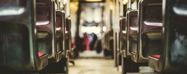 Dans un bus, image d'illustration - Sputnik Afrique