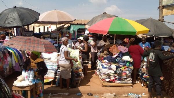 Marché de vêtements au Cameroun - Sputnik Afrique