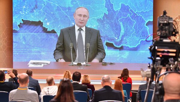 Vladimir Poutine tient sa conférence de presse annuelle, le 17 décembre 2020  - Sputnik Afrique
