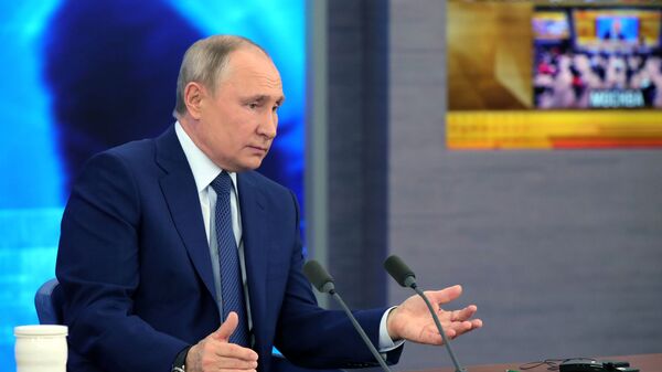 Vladimir Poutine tient sa conférence de presse annuelle, le 17 décembre 2020 - Sputnik Afrique
