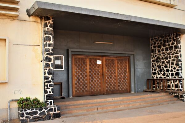 Covid-19 au Togo: pasteurs et barmans exaspérés par les restrictions de fin d’année - Sputnik Afrique