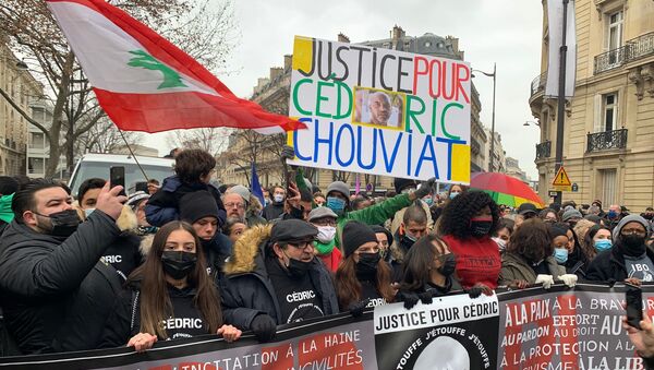 Cédric Chouviat: un an après sa mort, une manifestation pour redemander la suspension des policiers et contre la loi Sécurité globale, 2 janvier 2021 - Sputnik Afrique