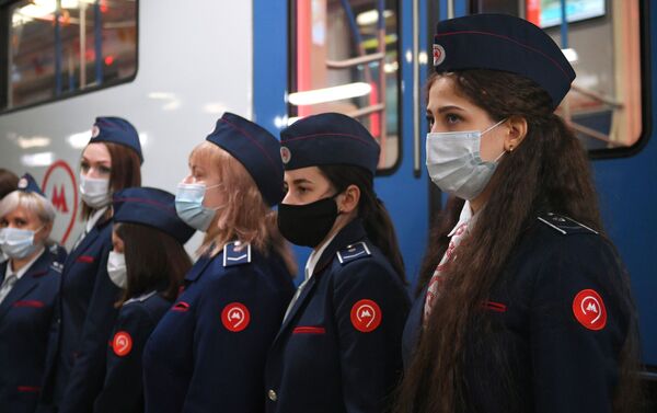 Les femmes désormais autorisées à conduire le métro en Russie - Sputnik Afrique