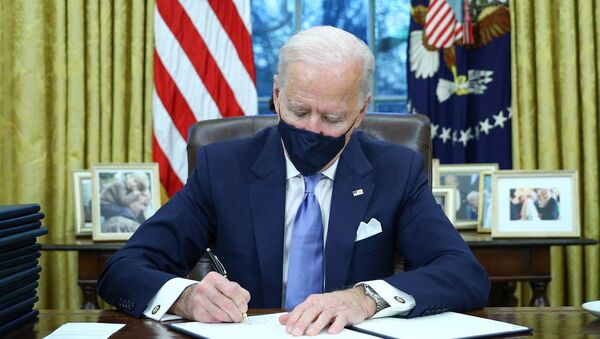 Joe Biden dans le Bureau ovale de la Maison-Blanche - Sputnik Afrique