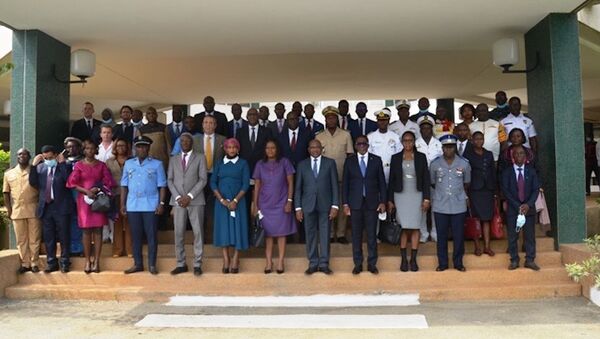 Les officiels et l'ensemble des participants à la cérémonie de lancement du projet Formar, à Abidjan - Sputnik Afrique