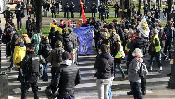 Une nouvelle manifestation contre la loi Sécurité globale se tient à Paris le 30 janvier - Sputnik Afrique