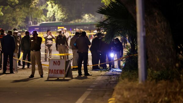 La police examine le lieu d'une explosion survenue non loin de l'ambassade d'Israël à New Delhi, 29 janvier 2020 - Sputnik Afrique