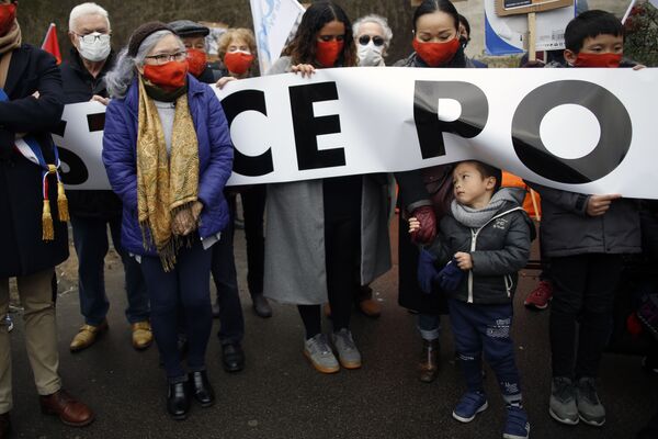 Rassemblement à Paris en soutien aux victimes de l'utilisation de l'agent orange au Vietnam
 - Sputnik Afrique
