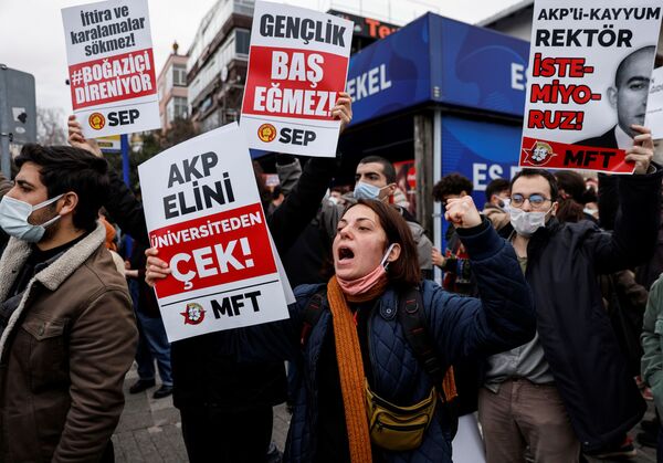 Manifestations étudiantes en Turquie

 - Sputnik Afrique