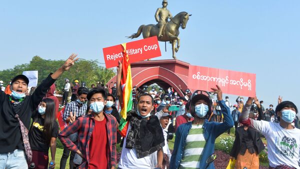 manifestation contre le coup d'État en Birmanie - Sputnik Afrique