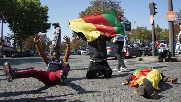 Manifestation contre le président camerounais Paul Biya, près de l'ambassade du Cameroun à Paris le 22 septembre 2020. - Sputnik Afrique