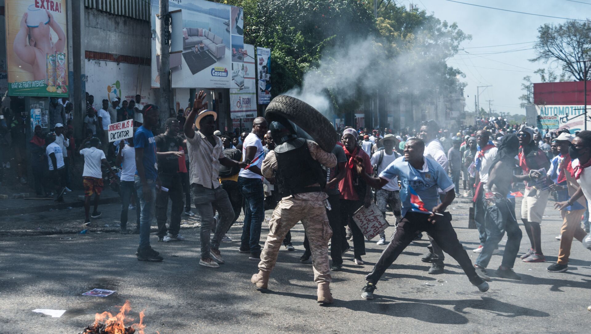 Manifestations en Haïti contre la prolongation du mandat de Jovenel Moïse, le 14 février 2021. - Sputnik Afrique, 1920, 16.02.2021