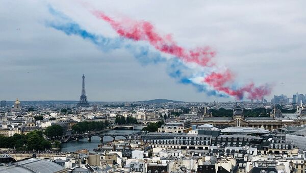 La patrouille de France a défilé dans le ciel de Paris, le 14 juillet. - Sputnik Afrique