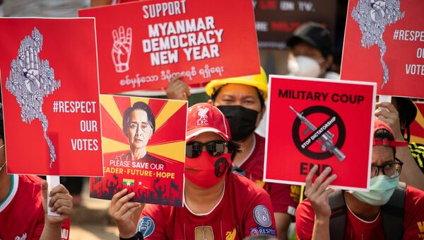 Manifestation en Birmanie, le 21 février 2021 - Sputnik Afrique