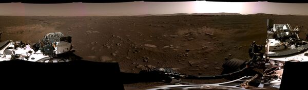 Le panorama martien pris depuis le site d'atterrissage par des caméras de Perseverance, qui a atterri sur la Planète rouge le 18 février dans le cratère Jezero. - Sputnik Afrique