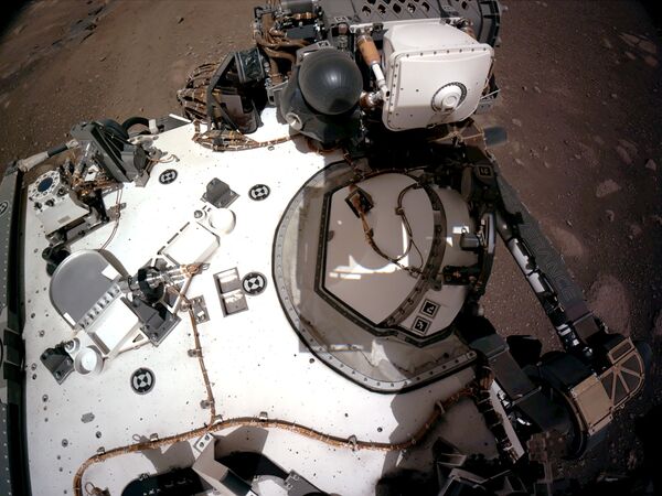 Un pont du rover avec l’instrument PIXL, spectromètre à rayons X fixé au bout du bras articulé. - Sputnik Afrique